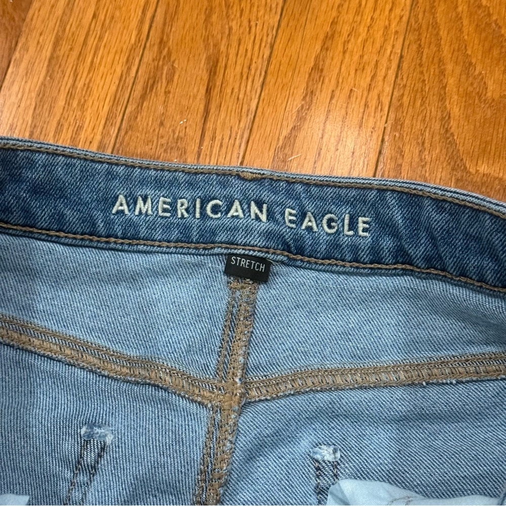 American Eagle Mom Jeans Womens 10 Stretch Denim Pants Light Wash Distressed - Picture 3 of 11